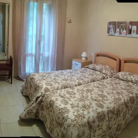 דירה F3 Impecable Plein Soleil, Dans Les Bains Centre Village אמלי-לה-באינס-פללדה
